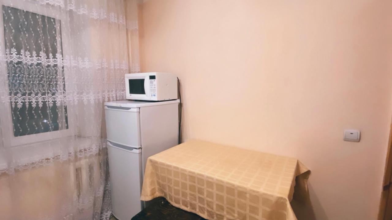2 Комн Квартира На Новой Площади Apartamento Almaty Exterior foto
